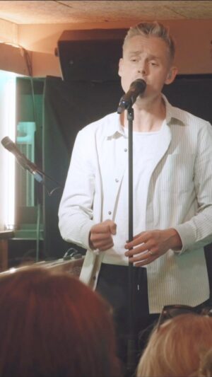 Tom Chaplin Instagram - Hi everyone, I'm pleased to share Overshoot performed at the Midpoint album launch in July. Hit the link in my stories or search Overshoot (Live at The Social) on YouTube! Hope you like it! TC x