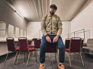 Tom Davis Instagram - DARTFORD SOLD OUT… In just over an hour this room will be banging… #standupcomedy #tour