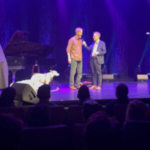 Tom Green Instagram - On Saturday night I was honoured to welcome @tomgreen back to his hometown and proclaim May 18, 2024 Tom Green Day in Ottawa to an amazing sold out crowd at the @nac.cna. The show was being filmed by @amazonprime for his standup special airing later this year. 

Samedi soir, j’ai eu l’honneur d’accueillir @tomgreen dans sa ville natale et de proclamer le 18 mai 2024 Journée Tom Green à Ottawa devant une salle comble au @nac.cna.