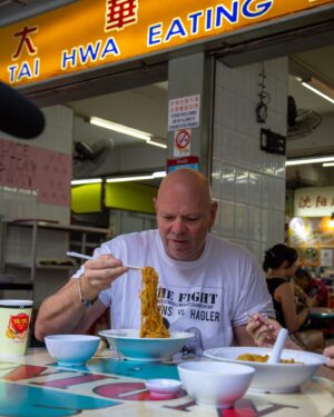 Tom Kerridge Instagram - #AD Immersing myself within the mouth-watering flavours of Singapore is an experience that never loses its magic! Each is a symphony of familiar tastes paired with exciting new culinary adventures, yum🤤​

@visit_singapore #unrealSingapore #MadeinSingapore #VisitSingapore