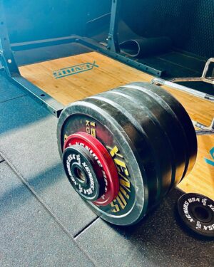 Tom Kerridge Instagram - New deadlift PB today…. 202.5kg 

I’d been training well and then the last 2 weeks have been very disjointed with early starts and overnights in hotels, but it just goes to show that trying to stay a little focused and just doing what you can , when you can still keeps the momentum, even if it’s slower….. 

Not sure what my goal is at the moment apart from enjoying it….. but thats enough….. for now 💪🤔🤷‍♂️💪