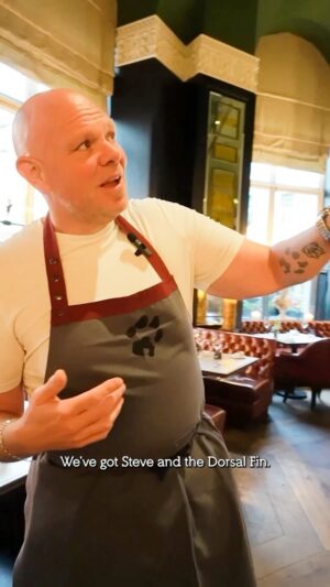 Tom Kerridge Instagram - Let me show you around @kerridgesbandg, my first London restaurant that I opened five years ago. I hope you’ll join us soon for for dinner celebrations, Sunday lunch or even a drink - you’re always welcome.

#londoneats #kerridgesbarandgrill #corinthialondon #dining