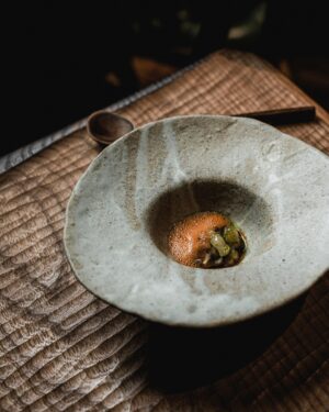Tom Kerridge Instagram - I’ve been meaning to get to @ynyshirrestaurant in Wales. An immersive culinary experience that is guaranteed to blow your mind, a true theatre of food 🤯

Image 1: @olivabphoto

#michelinstar #immersiveexperience #immersivedining