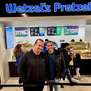Tom Laughlin Instagram - Great friends great food great sports great weekend 

@thetommydreamer @heelziggler @coryadamsbrah @azcardinals @arizonacoyotes @suns @kabukisushi @wetzelspretzels