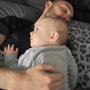 Tom Parker Instagram - Been away with @thewantedmusic for the last few days so it was truly wonderful to lay  in my bed this morning and have the best cuddles ❤️❤️❤️🙂🙂😊