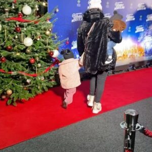Tom Parker Instagram - My babies working the red carpet 👩‍👧‍👦❤️ @hydeparkwinterwonderland #positiveparkers