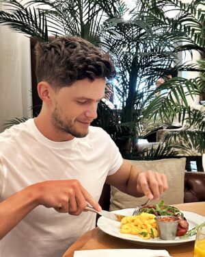 Tom Prior Instagram - Stunning views and load of cake makes Tom a very happy One ☝️🥰

Thanks to @stmartinslanesocial for the gorgeous stay & @thegaypassport for offering 🙏😀

#thegaypassport #stmartinslane #morgansoriginal #fridayfeeling #ad #takemybreathaway #andrelax #beherenow