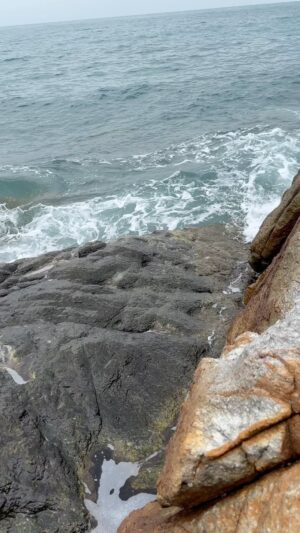 Tom Prior Instagram - All One ☝️- No boarders, no boundaries. Just Love, looking back at itself. 

#onemind #oneheart #acim #mindfulness #mindtraining #youareunlimited #theocean #waves #reflection #meditation #loveisallyouneed #throwbackthursday #united
