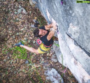 Tom Randall Instagram - Ooof! That was a lucky one 😄

On, off, back on… on Heckler’s Harem at the newly established Resort Wall. I’d seen @matt.2foldstudio grab the mega jug just before my go, so I thought a safe enough idea was to skip the big reach move and just double dyno. Incorrect assumption 😅🙈.

Turns out that when you miss time a jump to a hold shaped like a bread knife, you don’t do your skin the biggest favour. Lesson definitely learnt… 😬

Thanks for the photos @kcphotographyhk 🙌 📸 !

@rab.equipment 
@mytendon 
@unparallelup