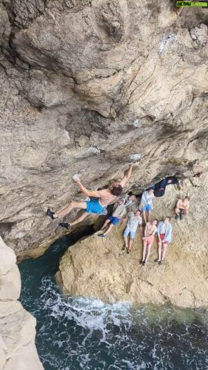 Tom Randall Instagram - They said “fall like a pencil.”

I thought “what if the pencil is floppy and scared?”

Good scenes with the @latticetraining crew down on the South Coast… I’ve never done this before as I’m a total chicken about the water, but having spent the last week in Welsh lakes/rivers getting cold, my keenness was just enough 😄. Feels like a whole other ‘type’ of climbing that there must be a huge improvement curve for. 

Thought it might be like soloing, but it’s genuinely ok to fall. Thought it might be like sport climbing but it’s hard to work moves. Thought it might be like trad, but it’s too fast paced 😂

Thanks @remuscrimp for the slo-mo footage 🎥 

#dws #dorsetcoast