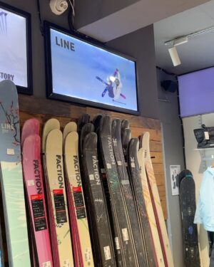 Tom Wallisch Instagram - Happy New Years! So stoked to be in China 🇨🇳celebrating and sharing the love of Freeskiing with a ton of stoked kids here in Sanghua Lake Ski Resort with @thenorthface ! The TNF mountain festival has been epic! I haven’t seen this much hype for our sport in a long time. So much excitement. Teaching style, fun and afterbang to the next generation of shredders! @thenorthface_snow #NeverStopExploring