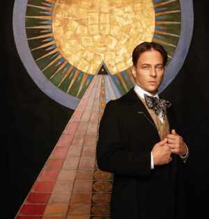 Tom Wlaschiha Instagram - great honour to work with one of my all time favourite directors @lassehallstrom on HILMA, about the life of enigmatic Swedish artist Hilma af Klint.

out this fall in theatres and @viaplaygroup 

#rudolfsteiner #hilmaafklint #HilmaViaplay