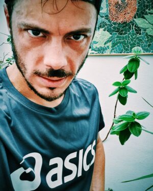 Tomás Fonzi Instagram - Hoy se entrena en casa!!
@asicsargentina