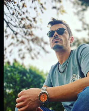 Tomás Fonzi Instagram - Mañanas de sol 🥸
.
.
@seikowatchargentina 
@seikowatchofficial