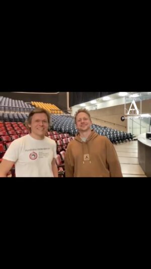 Tomáš Klus Instagram - Na dřeň tour je v plném proudu. Přidejte se k dárcům kostní dřeně nebo partě dobrovolníků a zachraňujte životy s námi! ❤️ Každý čtvrtý pacient s leukémii nebo poruchou krvetvorby nenajde vhodného dárce. Pojďme tuhle statistiku změnit!

#kostnidren #dobrovolnici #krvetvornebunky #darcovstvi #darce #tomasklus #klus