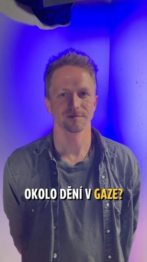 Tomáš Klus Instagram - Zpěvák @tomas_klus byl hostem pořadu Blesku Epicentrum. S moderátorkou Pavlínou Horákovou  @pavlinahczech a ředitelkou Herzlova centra izraelských studií na Univerzitě Karlově Irenou Kalhousovou rozebírali situaci v Gaze. Proč se Tomáš Klus angažuje v Izraelsko-palestinském konfliktu? Celý rozhovor najdete na Blesk.cz. #bleskcz #tomasklus #gaza #valka #izrael🇮🇱 #palestina