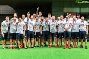 Tomáš Satoranský Instagram - Family!!❤️💙 banda …však vy víte 😂😂
 
@cz.basketball @olympijskytym  #klukzflóry 
@olympics #olympicsbasketball