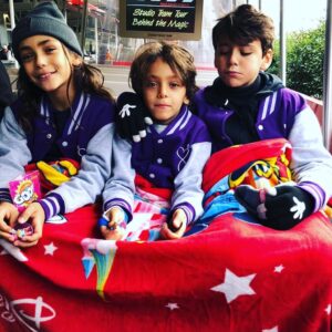 Tomer Sisley Instagram - Moments magiques en famille chez Disney! Mon Club des 5 Ma Force Mon Gang en folie @disneylandparis #mickey90