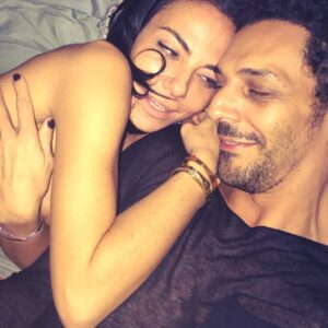 Tomer Sisley Instagram - 5 years reunited 😊😍
5 years of love, happiness, laughter, sex, buddying, learning, changing, constructing... 5 years of LIFE! The 5 most beautiful years of my life!!! ❤️
Ma femme, puisque c’est bien comme ça que je t’appelle, tu es l’amour de ma vie. J’étais déjà né, mais toi tu m’as donné la VIE!
I love this road with you. I love all the roads with you!
I love you @sandraandcoparis
