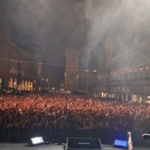 Tommaso Paradiso Instagram - Ferrara (fratacchioni) ❤️

Ci vediamo lunedì a Marostica! 

#tommysummertour