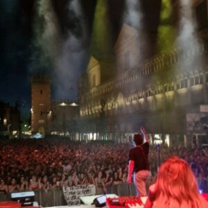 Tommaso Paradiso Instagram - Ferrara (fratacchioni) ❤️

Ci vediamo lunedì a Marostica! 

#tommysummertour