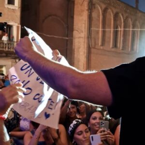 Tommaso Paradiso Instagram - Ferrara (fratacchioni) ❤️

Ci vediamo lunedì a Marostica! 

#tommysummertour