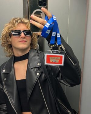 Tommaso Stanzani Instagram - Foto in ascensore delle mie molteplici personalità ✌🏻