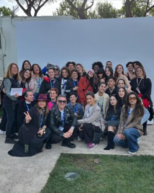 Tommaso Stanzani Instagram - Dopo due anni finisce questo magnifico viaggio.
Sono molto felice di aver avuto la possibilità d’incontrare tutte queste persone splendide che lavorano davanti e dietro la telecamera, amando il proprio lavoro e senza le quali io non sarei riuscito a fare bene il mio. 
Grazie @rosario_fiorello per avermi insegnato l’importanza di iniziare la giornata con un sorriso. 
Grazie @fabrizio_biggio per quell’ironia che a me fa sempre impazzire. 
Grazie @maurocasciari per la tua spontaneità e gentilezza.
Grazie @lucatommassinidreamer  per avermi insegnato una visione completamente diversa delle solite coreografie e per il tuo lato umano che quest’anno ho conosciuto ancora di più. 
Infine il grazie più speciale va ai miei pazzi compagni dancers, noi che abbiamo fatto di tutto e che abbiamo superato le “difficoltà” aiutandoci sempre a vicenda. 

(Mi fa veramente strano pensare di non vedere più alle 5.00 del mattino le nostre facce stanche con le occhiaie, ma con il sorriso.)

Un grazie infinite: alla costumeria, alla sartoria, alla redazione, al trucco e parrucco, alla produzione, ai macchinisti, ai cameramen, alla regia.

Vi porto tutti nel cuore ♥️