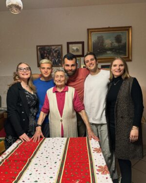 Tommaso Stanzani Instagram - Family 🫶🏻🎄