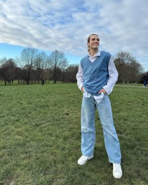 Tommaso Stanzani Instagram - Indovinate chi è riuscito a cadere dalla “Primrose Hill”?! 😂

(Ovviamente è fango)