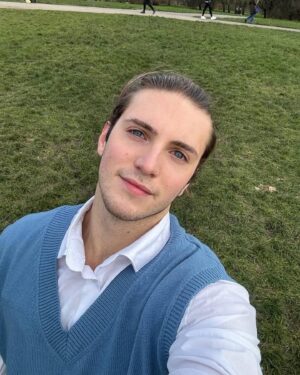 Tommaso Stanzani Instagram - Indovinate chi è riuscito a cadere dalla “Primrose Hill”?! 😂

(Ovviamente è fango)