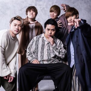 Tommy Instagram - アバンティーズとCasper Johnの服を着てみんなで写真撮ってもらいました。
ちょっとクセのある写真が多いですが最高の思い出です。Casper Johnは本当によく着ているブランドなので嬉しかった！！

動画もチェックしてね！

#CasperJohn
#PR