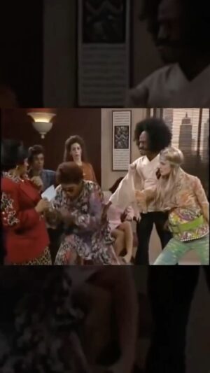 Tommy Davidson Instagram - When the squad clears up any confusion 🤣

#tommydavidson #sweettooth #inlivingcolor #comedian #comedy