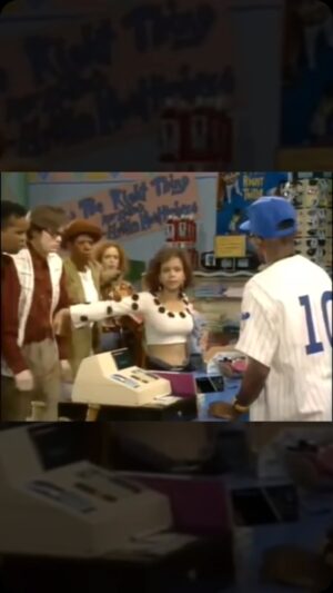 Tommy Davidson Instagram - Channeling my inner Spike Lee, but make it extra! 🌟
#tommydavidson #inlivingcolor #comedian #spikelee