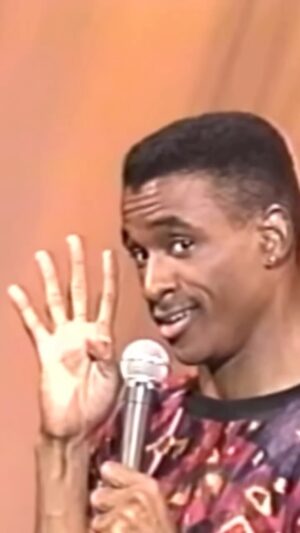 Tommy Davidson Instagram - Nightmare on TOMMY STREET 🔪🤣 #standup #comedy #tommydavidson #freddykruger #scarymovie #elmstreet