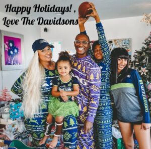 Tommy Davidson Instagram - Happy Holidays! Peace, Love & Laughs! ❤️