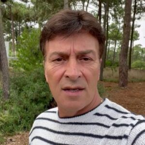 Tony Carreira Instagram - Devido à  previsão de mau tempo o concerto de hoje na @fictondela_ foi ADIADO  para amanhã , dia 18, segunda-feira.