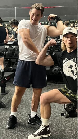 Tony Cavalero Instagram - When we're not getting our SCENEs on, we're getting  our LEANs on. I dunno man, I'm not a "caption king" 👑 Here's the soft gentle sounds of a "GO BROKE" mountainous back and bicep burnout 🔥