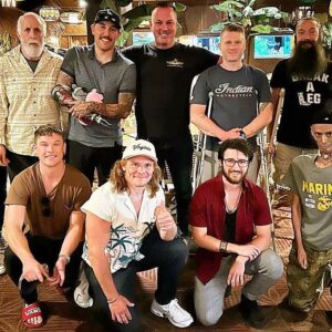 Tony Cavalero Instagram - Awesome food, Dodgers baseball, and a squad of veterans from the Soldier Care Project—the recipe for an unforgettable weekend! Epic times with our real-life heroes! 🍔⚾️🇺🇸