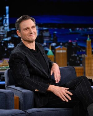 Tony Goldwyn Instagram - @tonygoldwyn stops by Studio 6B to talk @nbclawandorder! #FallonTonight 

📷 @toddowyoung