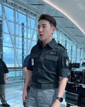 Tony Hung Instagram - 咦 ？ 阿傑？ 你返咗嚟機場啊？

係啊！ 又係我啦🤣 
我今次唔只係做保安經理，仲做埋其他好多係Avseco嘅唔同職位！去到機場成日都會見到我，真係唔好意思 😅🫡

@hongkongairport #avseco #香港機場保安