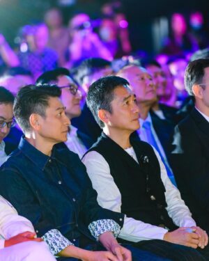 Tony Leung Chiu-wai Instagram - 期待《金手指》
#2023英皇電影巡禮