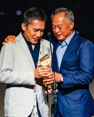 Tony Leung Chiu-wai Instagram - 恭喜你梁朝偉先生🥂
#最佳男主角 #金手指 #香港電影導演會年度頒獎典禮