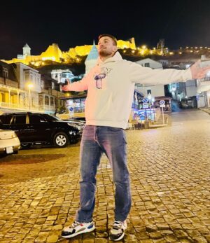 Tornike Kvitatiani Instagram - I ❤️ Georgia 🇬🇪
Не знаю почему, но бывают в директе вопросы «кто ты по национальности?»
Ответ на фото🙂