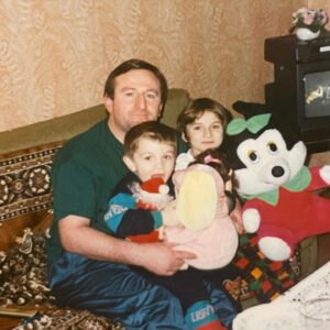 Tornike Kvitatiani Instagram - Сегодня моему отцу Гураму исполнилось бы 60 лет!
Но судьба распорядилась так!
20 лет без него. 
Вы спросите, какая у меня цель?
Моя цель, нести с честью его имя, не смотря на тренды 21 го века!
А стану я очень популярным или нет, мне совершенно без разницы.

Всем желаю здоровья и успехов!❤️