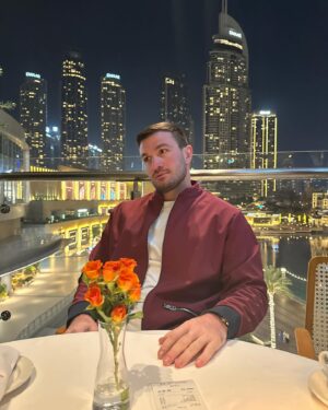 Tornike Kvitatiani Instagram - Dubai time 🤍