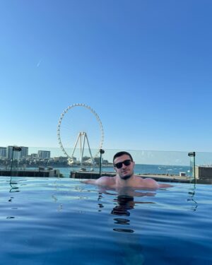 Tornike Kvitatiani Instagram - Dubai time 🤍