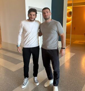 Tornike Kvitatiani Instagram - 🇬🇪🇬🇪
Этот пост я посвящаю футболисту, который родом из 4 миллионной Грузии!
Человеку, которого знает весь футбольный мир!
Таланту, которого любят и уважают!
А это не купишь, ни за какие деньги!
Вчера НАПОЛИ не прошел в полуфинал ЛЧ, но год назад клуб мечтал о победе в «серии А», и о таком высоком результате!
Вы сделали все,что могли! И это главное!
А в спорте главное составляющее, это удача!
Вчера был не ваш день!
Но для НАПОЛИ, есть этот год! 
Дай Бог победный год в Серии А!
Я в это верю и пусть так и будет! 
Тебе всего 22! Все впереди!
Главное не жить прошлым и пахать!
Удачи друг, грузин и хороший человек!
მიყვარხარ ქართველო❤️🇬🇪
#napoli #kvara #kvaratskhelia #forzanapoli
