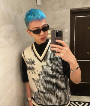 Tosh Zhang Instagram - I'm a hair chameleon🦎 Which is your fav colour?? 👀
.
.
.
#buzzcut #haircolorist #haircolor #hairdye #hairideas #hairstyle #hairtransformation #hairtrends