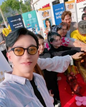 Tosh Zhang Instagram - Happy to share I'm filming a new movie entitled 《我是KELEFE》 in Malaysia! This is my first time being apart of a Malaysian film production and we just had our lensing ceremony & first day of filming today 🎬💯

Looking forward to creating silver screen magic with my fellow cast & crew for y'all to enjoy in cinemas ✨ LETS GOOOOO 🚀
